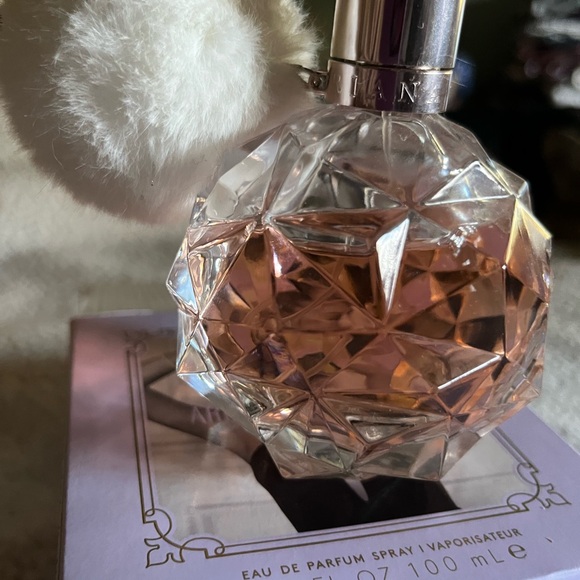 Ariana Grande fragrance in the box gently used - Picture 1 of 7